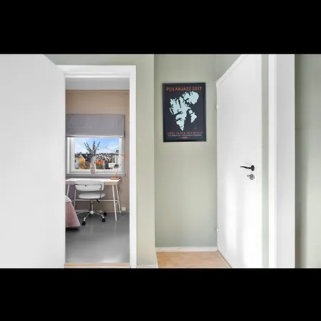 Two House Close To Ons In A Quiet Neibourhood Apartment *