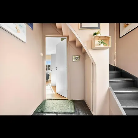 Two House Close To Ons In A Quiet Neibourhood Stavanger